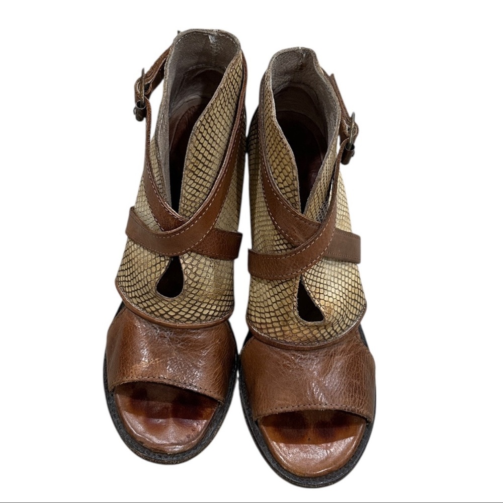 Free bird  Comfort Craft Brown & Tan Leather Open-Toe Mules. Size 7.